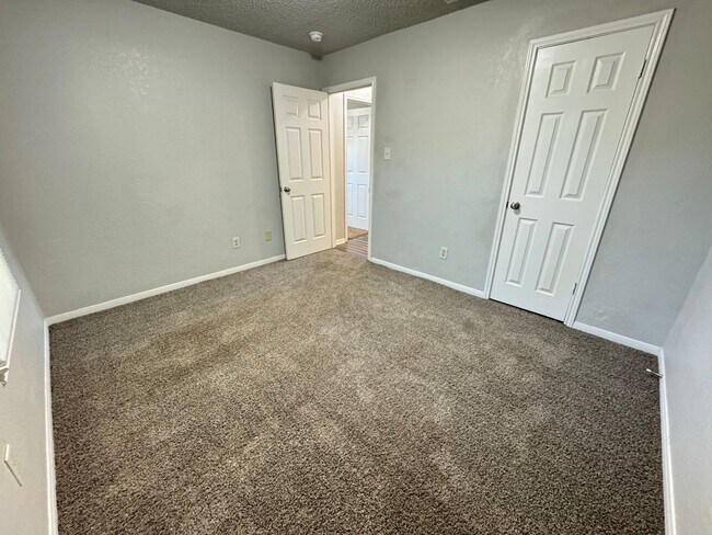 Building Photo - 310 Baumann Dr