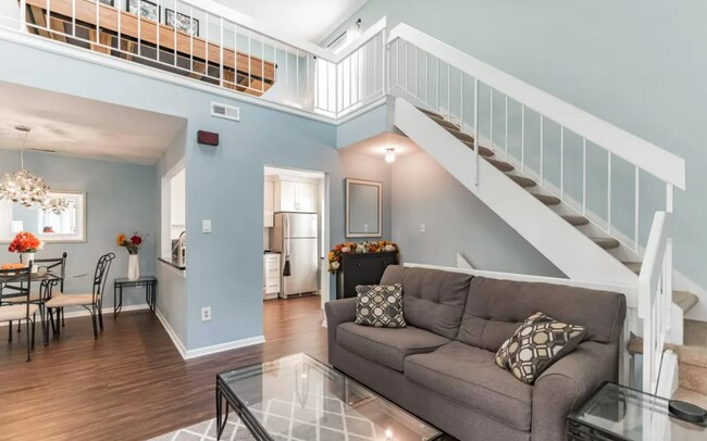 Main Area - 793 E Parker St