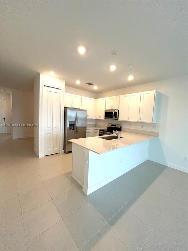 Building Photo - 6412 Seabright Ter