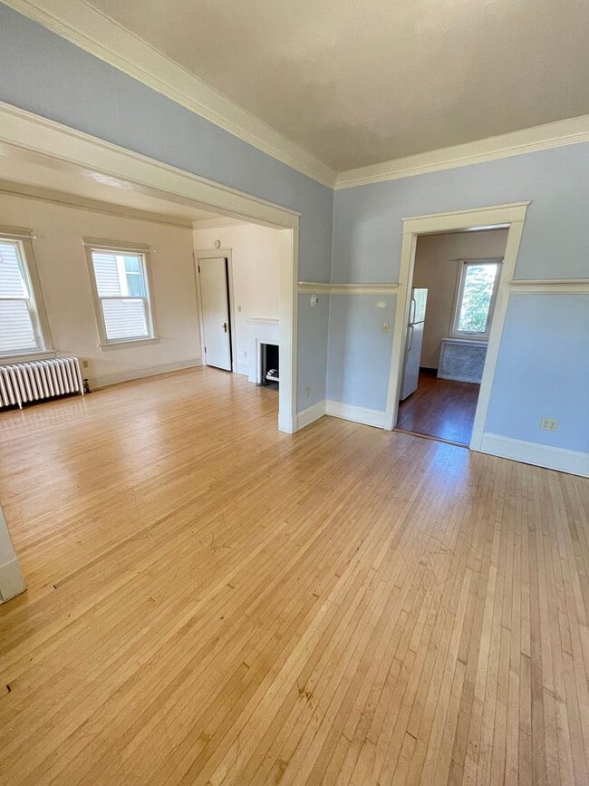 Building Photo - AVAILABLE NOW! 3 Bed/ 1 Bath Single Family...
