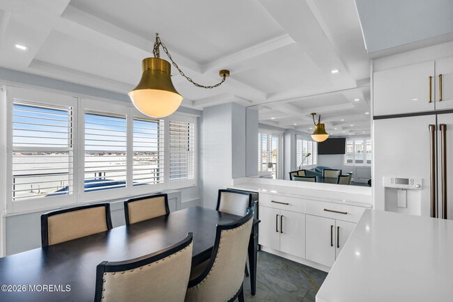 Building Photo - 28 Riverside Ave