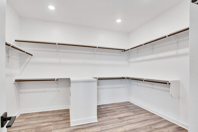 Building Photo - 3201 Zach Scott St
