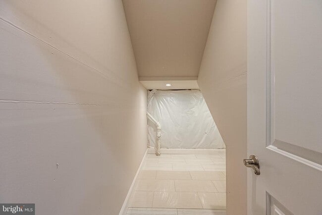 Building Photo - 9221 Clementine Ct