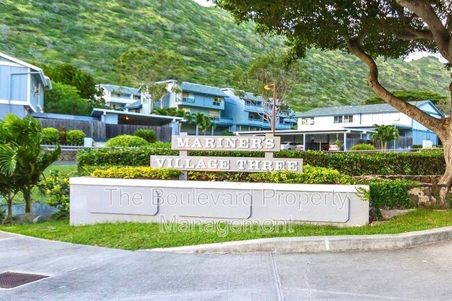 Building Photo - 995 Awaawaanoa Pl