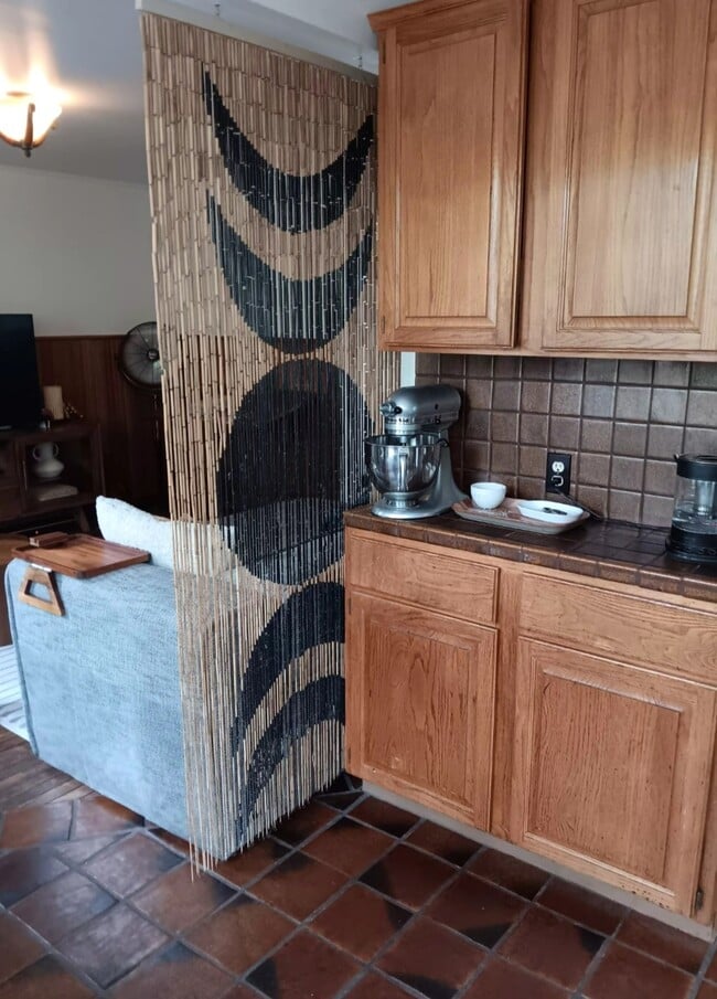 Building Photo - 15 Alvina Ave