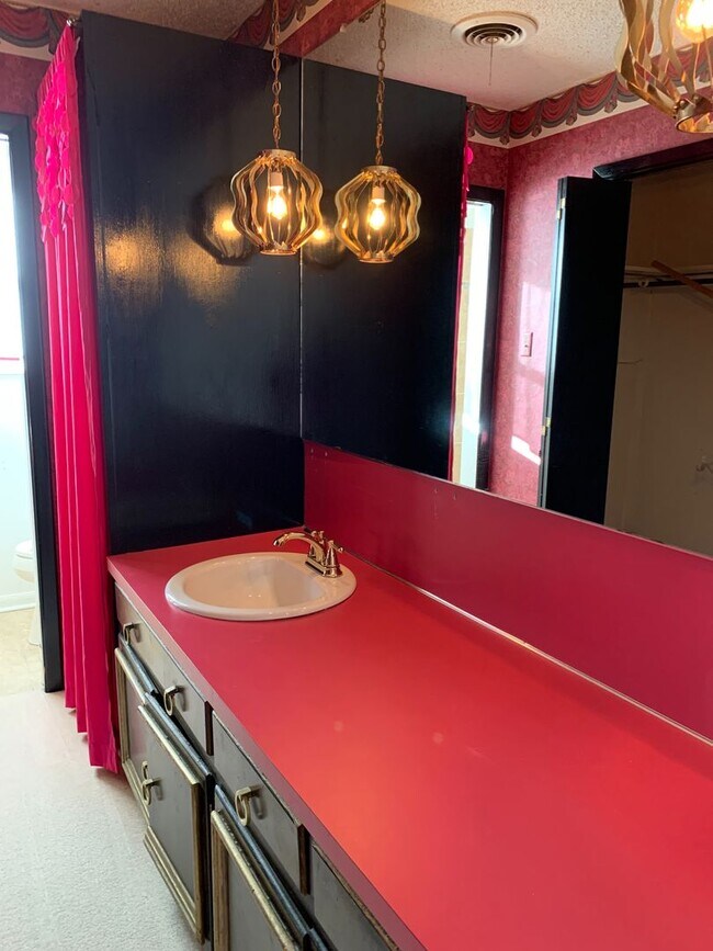 Building Photo - 1640 Courtland Cir