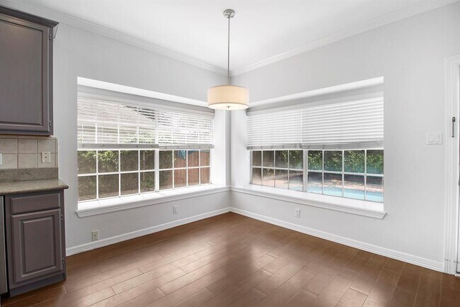 Building Photo - 14127 Swallowfield Dr