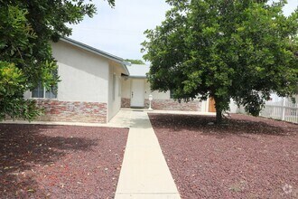 Building Photo - 4/Bedroom  Home for Lease in West Hills!