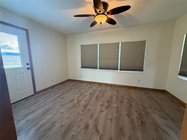 Building Photo - 10710 SE 43rd Ave