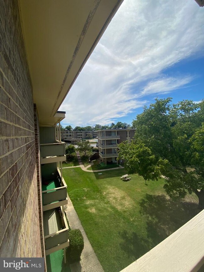 Building Photo - 7212 Donnell Pl