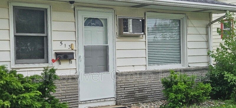Building Photo - 513 S Main St
