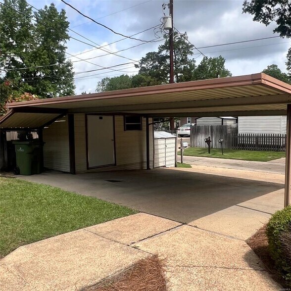Building Photo - 3957 Elm Ave