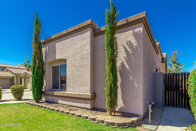 Building Photo - 756 W Citrus Way