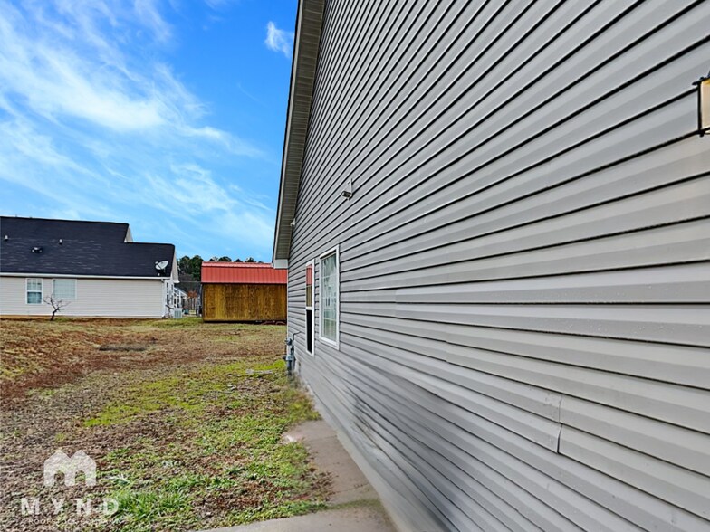 Building Photo - 5404 Katherine Ct