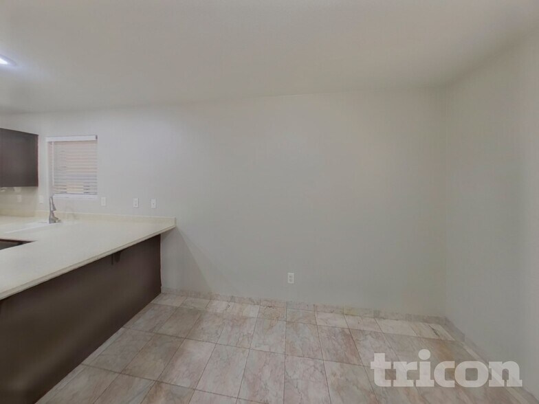 Building Photo - 42028 W Sunland Dr