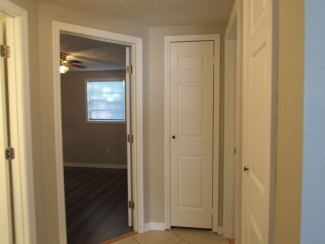 Building Photo - 3 BEDROOM 1 BATH HOME - NEW PORT RICHEY FL