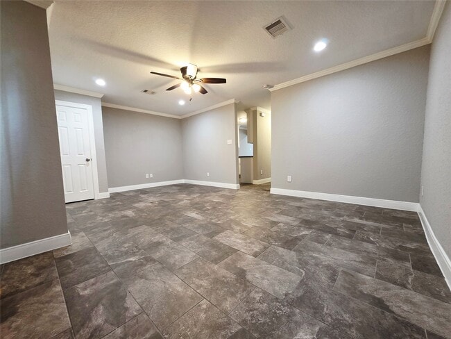 Building Photo - 1053 Willow Oaks Cir