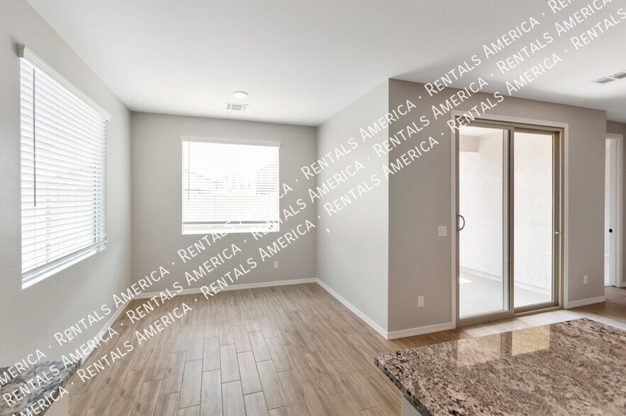 Building Photo - 36033 W San Clemente Ave