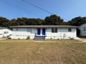 Building Photo - Newly Renovated Duplex in Macon - Housing Voucher Eligible.