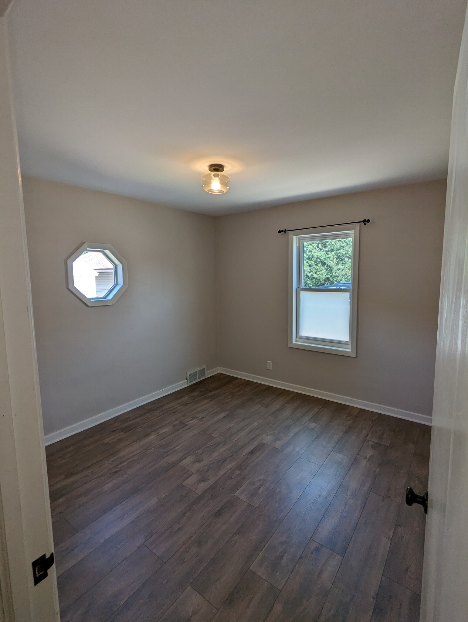 Bedroom 2 - 1231 Chestnut St