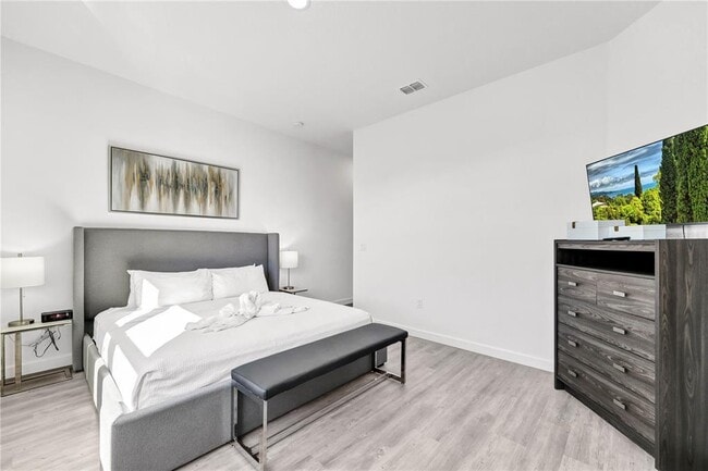 Building Photo - 396 Famagusta Dr