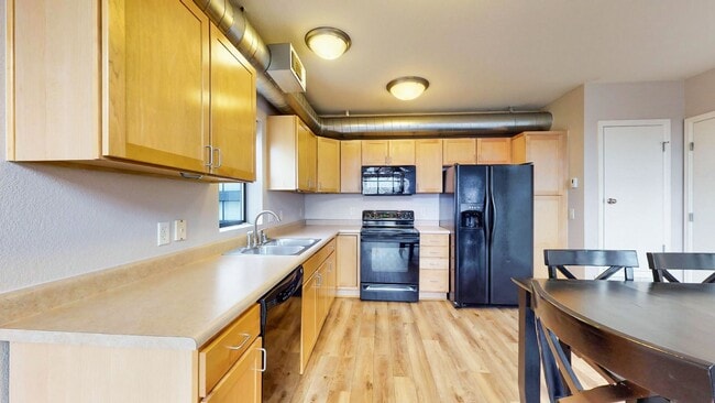 Building Photo - 2033 W 30th Ave