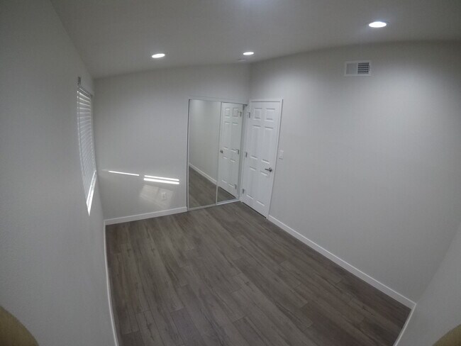 Building Photo - 2656 Larkin Pl