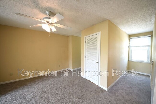 Building Photo - 20 Academy Ln