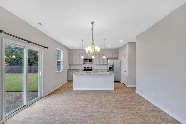 Building Photo - House for Rent in Holly Ridge with large y...