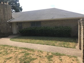 Building Photo - 3112 Lourdes St