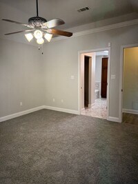 Building Photo - Corner Lot Beauty