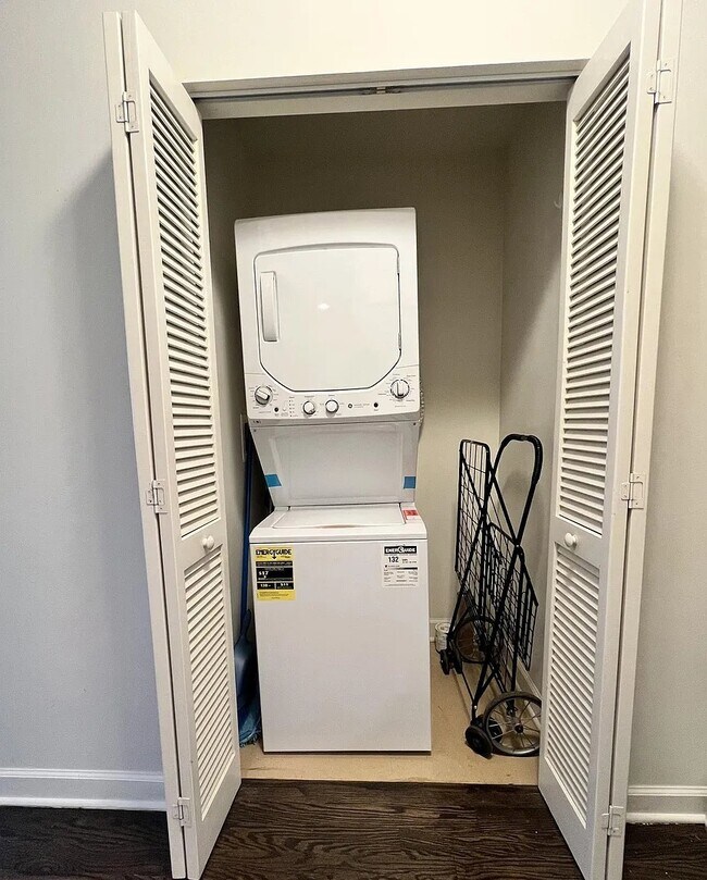 Building Photo - Don’t Miss This Opportunity