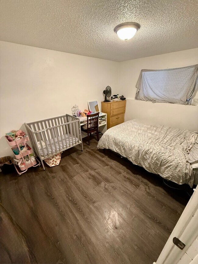 Building Photo - 1837 S 8th St W