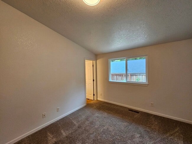 Building Photo - 3Bd/2Ba Single Story Home-Available to view beginning 4/27/2026!