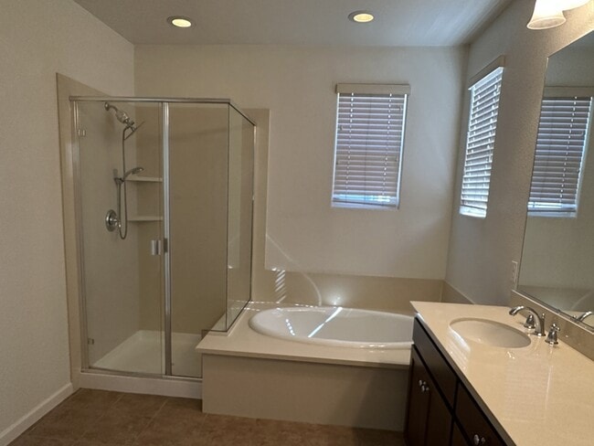 Building Photo - Gorgeous Mountain House 4 Bedroom 3 Bath Home