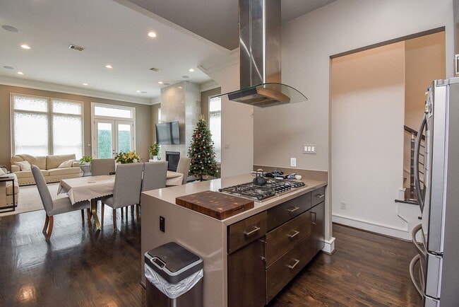 Building Photo - 1211 Rosine St