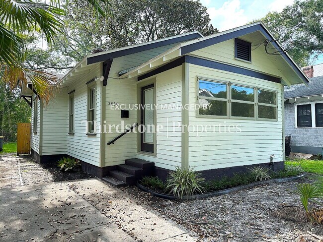 Primary Photo - 2030 Redwing St