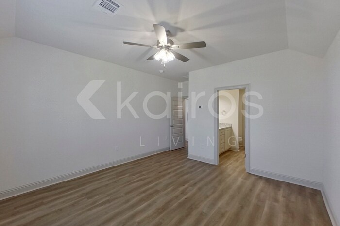 Building Photo - 17611 Carlisle Ave