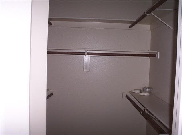 Building Photo - 3005 Huntington Ct
