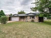 Building Photo - 935 Easy St