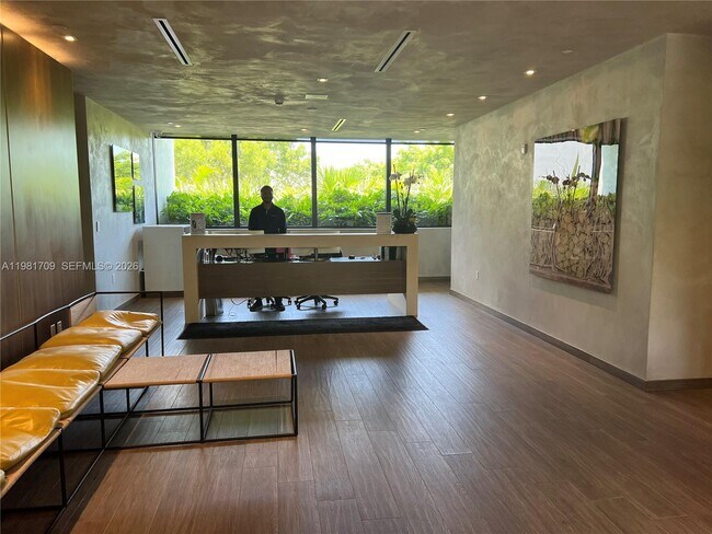 Building Photo - 3581 E Glencoe St