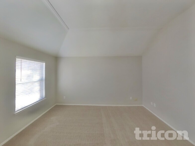 Building Photo - 1701 Pecan View Dr