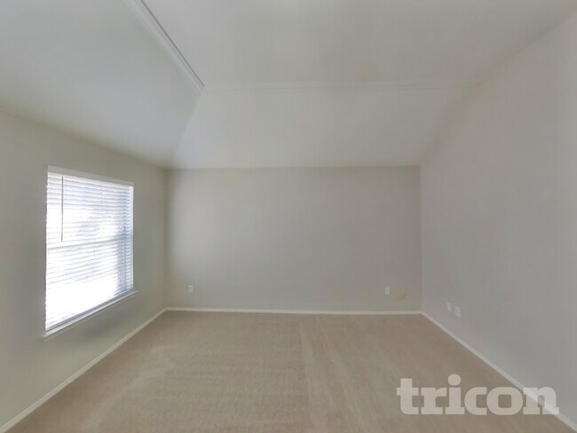 Building Photo - 1701 Pecan View Dr