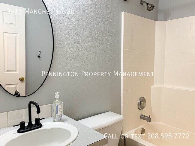 Building Photo - 3415 Manchester Dr