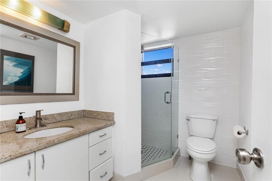 Building Photo - 2401 S Ocean Dr