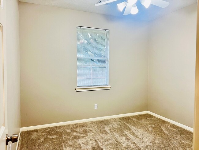 Building Photo - 18215 Linden Forest Ln