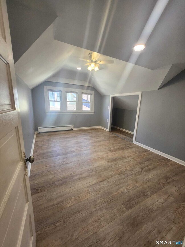 Building Photo - 231 Winthrop St