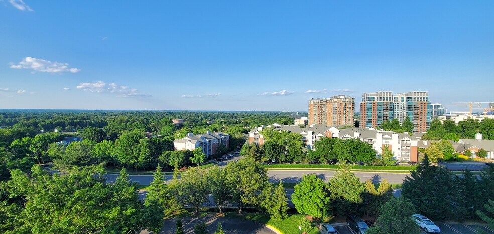 Building Photo - 8380 Greensboro Dr