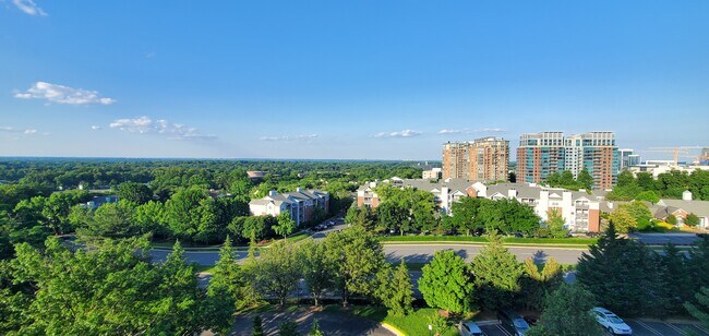 Building Photo - 8380 Greensboro Dr