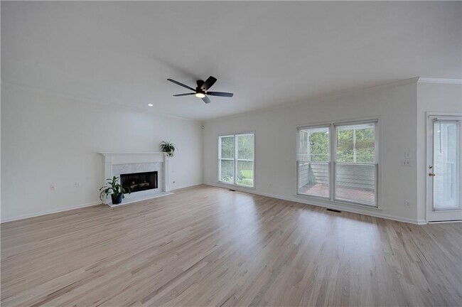 Building Photo - 5795 Dovnick Dr SW